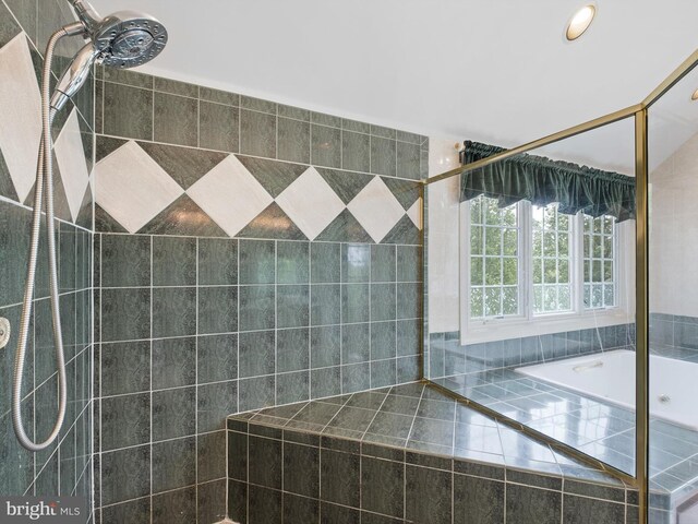2 N Pheasants Rdg N, Wilmington, DE 19807 - full bath with a tile shower and tiled tub