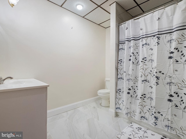 2 N Pheasants Rdg N, Wilmington, DE 19807 - bathroom featuring toilet, baseboards, vanity, shower / bath combo, and marble finish flooring