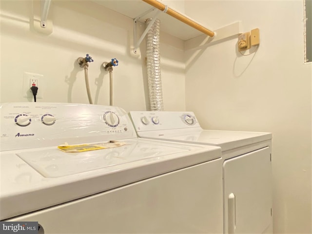 751 Heather Ridge Dr Unit 18E, Frederick, MD 21702 - laundry area with washer and dryer