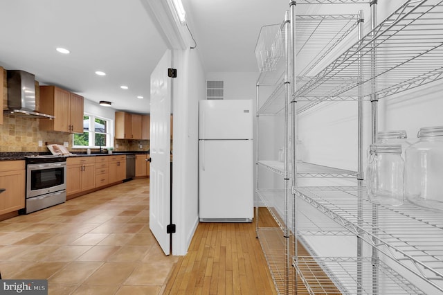 2725 Woodridge Ct, West Friendship, MD 21794 - view of walk in closet