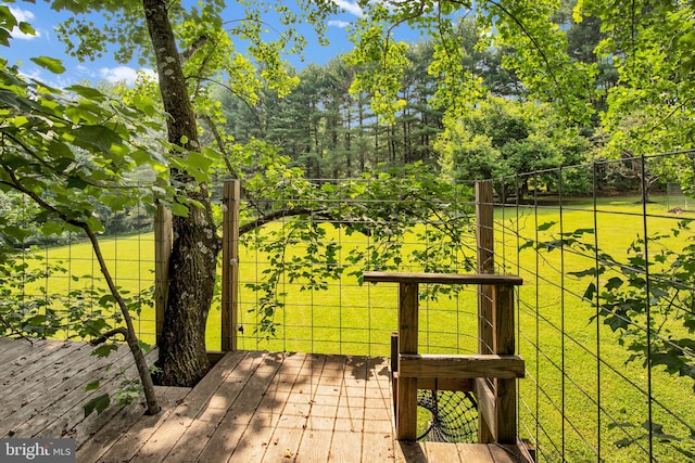 2725 Woodridge Ct, West Friendship, MD 21794 - wooden terrace with a yard