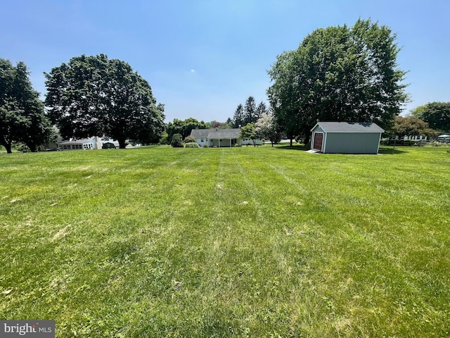 120 Locust Knoll Rd, Downingtown, PA 19335 - view of grassy yard