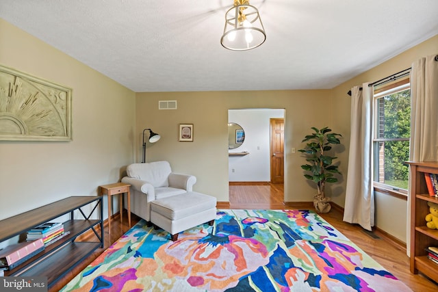 117 Columbus Ct, Martinsburg, WV 25404 - living area featuring wood finished floors and baseboards