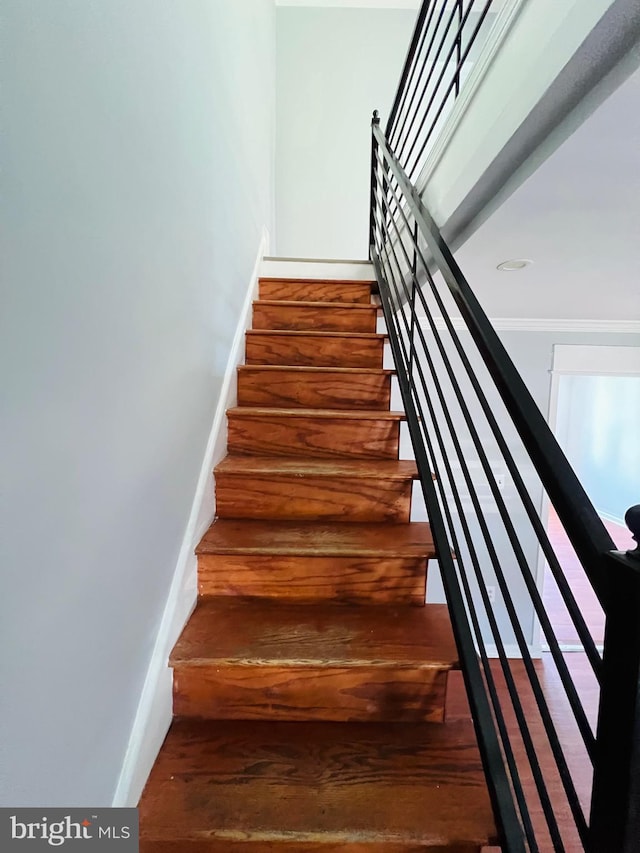 1609 S 28th St, Philadelphia, PA 19145 - staircase with crown molding