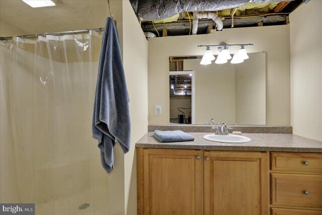 96 Gunhart Rd, Mohnton, PA 19540 - full bath with vanity and a shower with curtain