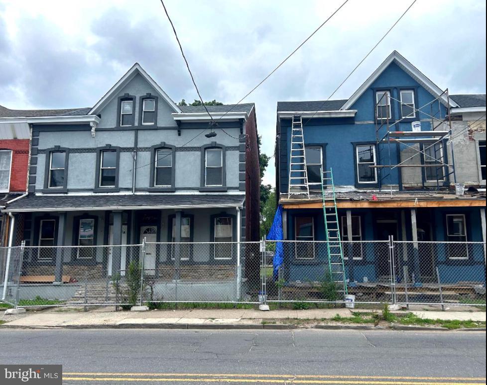 108 Chambers St, Trenton, NJ 08609 - view of property with stucco siding