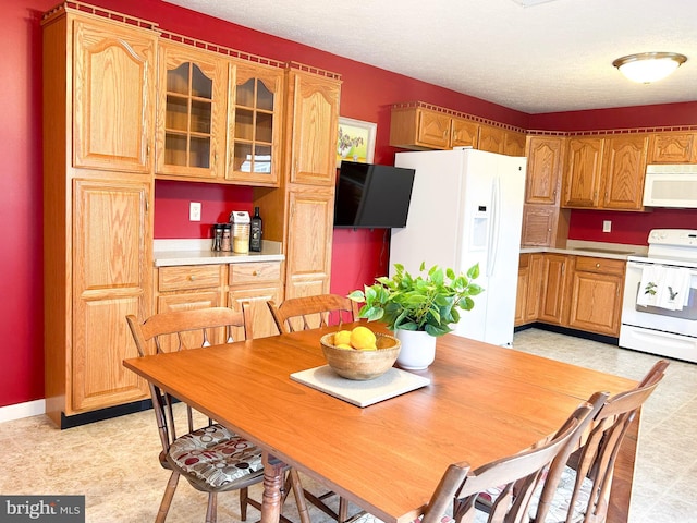 60 Parkwood Dr, Greencastle, PA 17225 - dining space with baseboards