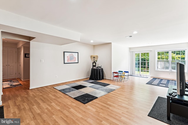 13298 Fieldstone Way, Gainesville, VA 20155 - sitting room with light wood-type flooring and recessed lighting