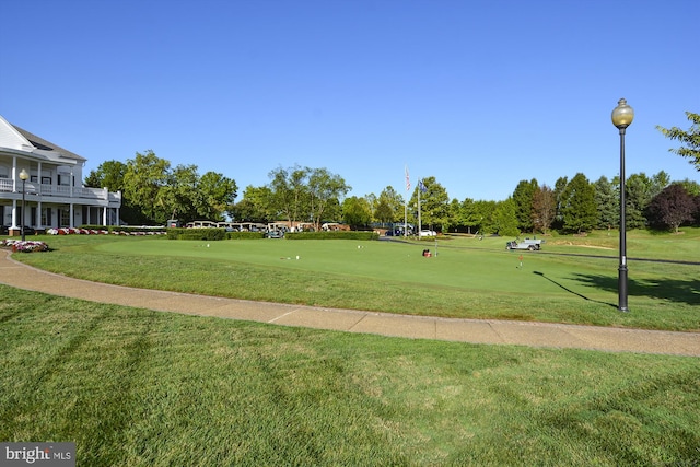 13298 Fieldstone Way, Gainesville, VA 20155 - surrounding community with an area to practice putting and a lawn