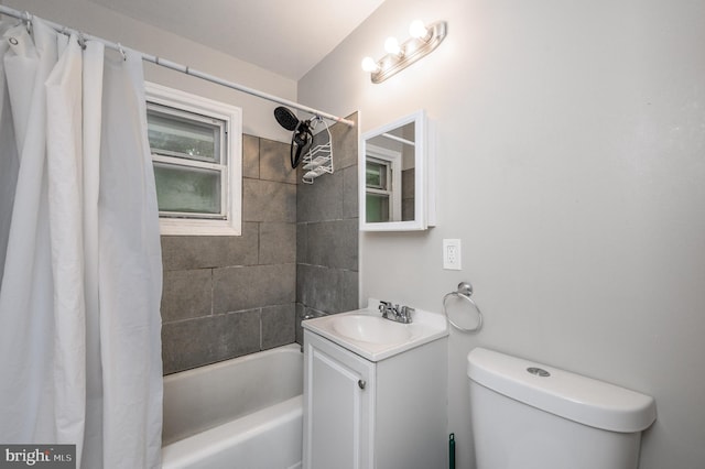 1075 Fireside Ave, Trenton, NJ 08618 - bathroom with vanity and shower / bath combo