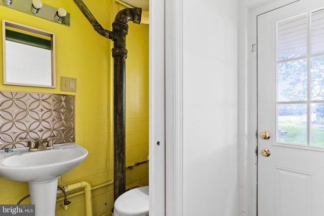 101 Horners Rd, Carlisle, PA 17015 - bathroom featuring toilet