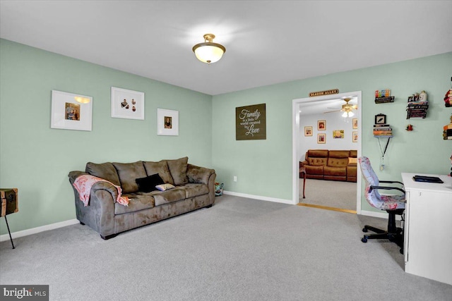 509 W Reeser St, Leesport, PA 19533 - living area with carpet and ceiling fan