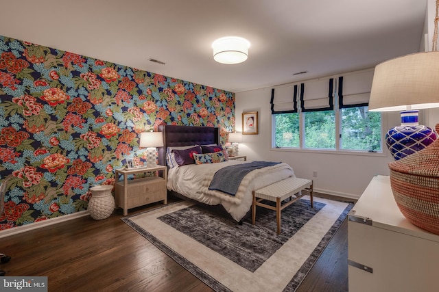 8 Rockland Vue Ct, Towson, MD 21204 - bedroom with wallpapered walls and wood finished floors