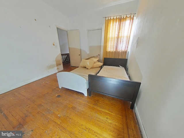 1620 S Broad St, Philadelphia, PA 19145 - bedroom with wood finished floors and baseboards