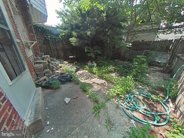 1620 S Broad St, Philadelphia, PA 19145 - view of yard