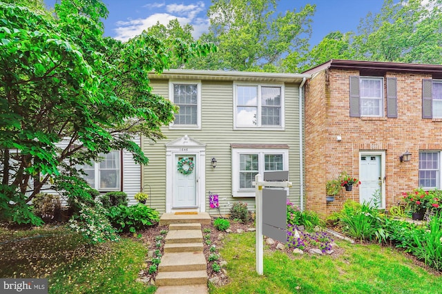 1646 Sierra Woods Dr, Reston, VA 20194 - view of front of house