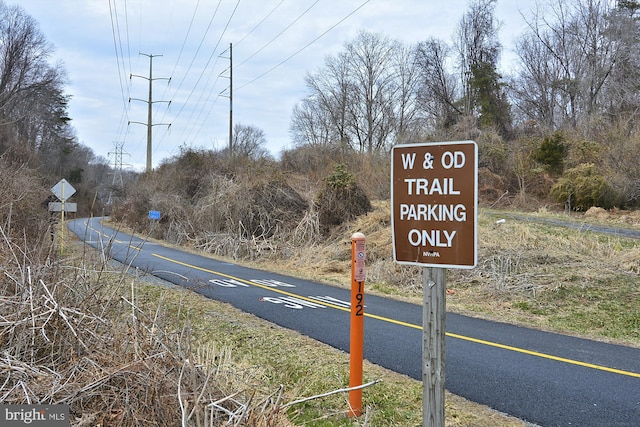 1646 Sierra Woods Dr, Reston, VA 20194 - view of road