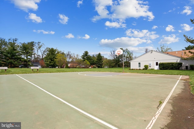 402 Sugarland Run Dr, Sterling, VA 20164 - view of basketball court with community basketball court and a yard