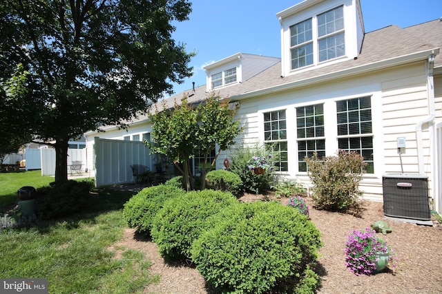 44497 Maltese Falcon Sq, Ashburn, VA 20147 - view of yard