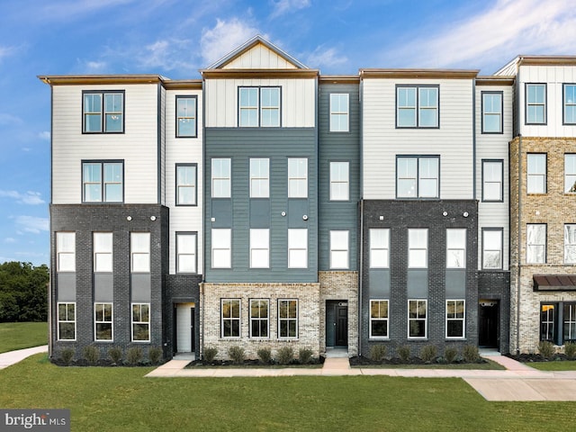 20908 Bluebird Sq, Sterling, VA 20165 - multi unit property with a front yard
