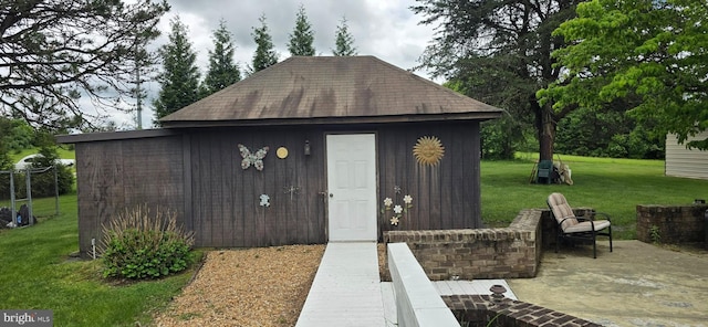 view of outbuilding
