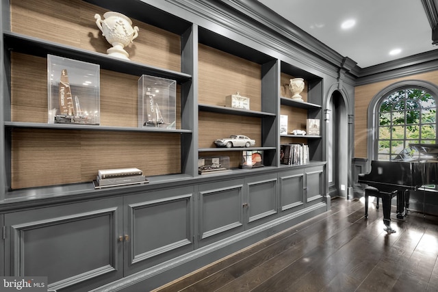 13300 Manor Stone Dr, Darnestown, MD 20874 - interior space with dark wood-type flooring, crown molding, and recessed lighting