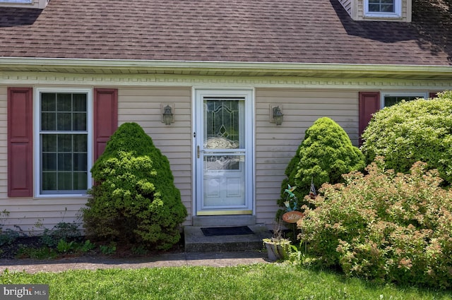 1549 Willoughby Cir, Manheim, PA 17545 - view of exterior entry featuring roof with shingles