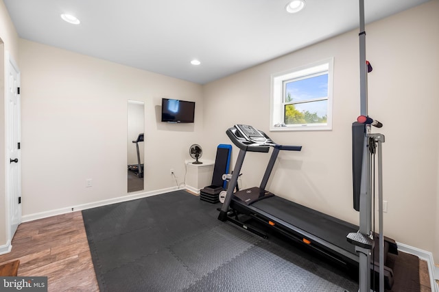 2997 Patapsco Rd, Finksburg, MD 21048 - workout area with baseboards, recessed lighting, and wood finished floors