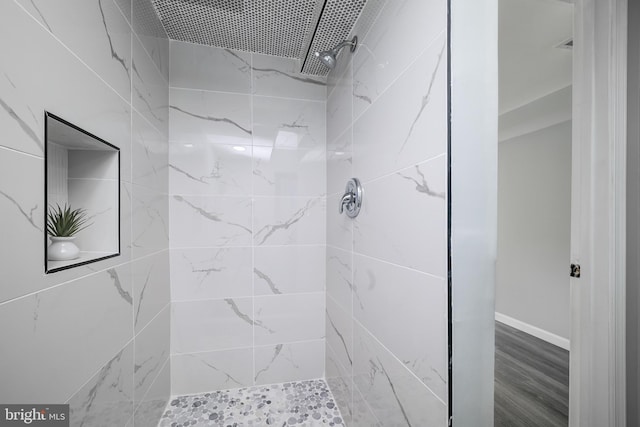 8808 Edmonston Rd, College Park, MD 20740 - bathroom featuring tiled shower