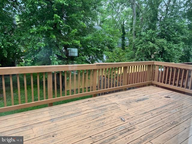 7849 Hidden Crk Unit 24, Baltimore, MD 21226 - view of deck