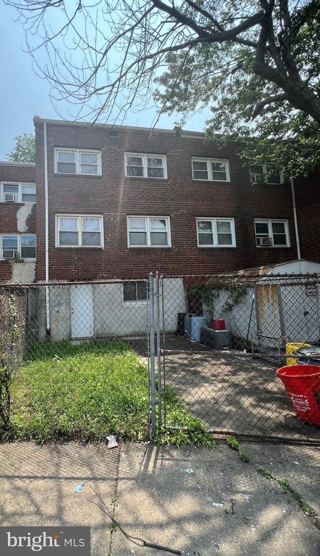 1206 Lakeshore Dr, Camden, NJ 08104 - view of front of home with brick siding