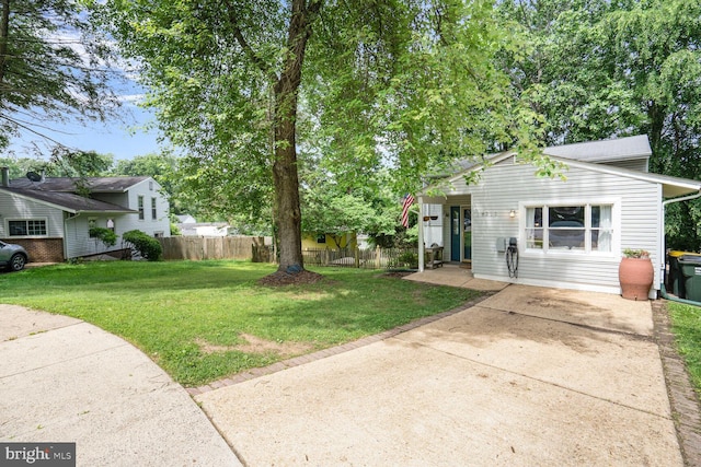 6212 Centaurus Ct, Burke, VA 22015 - view of yard featuring driveway