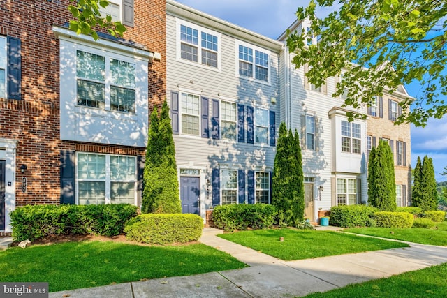 519 Long Wall Dr, Reisterstown, MD 21136 - view of property with a front yard