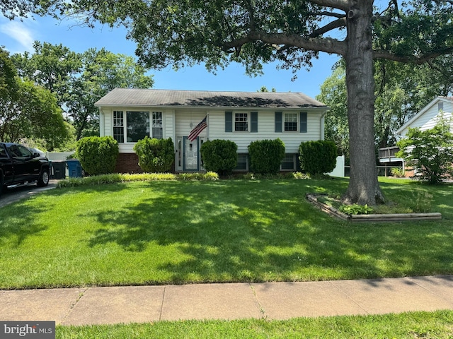 14613 Baugher Dr, Centreville, VA 20120 - view of front of home with a front lawn