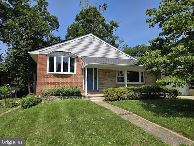 5917 Linthicum Ln, Linthicum Heights, MD 21090 - bungalow-style home featuring a front yard, brick siding, and roof with shingles