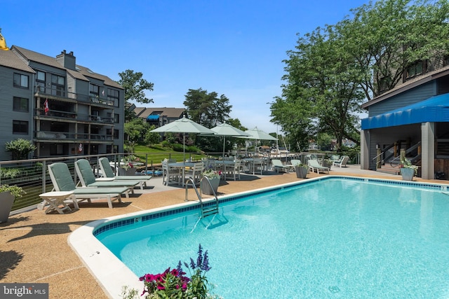 16 Spa Creek Lndg, Annapolis, MD 21403 - community pool featuring a patio area