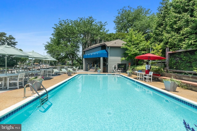 16 Spa Creek Lndg, Annapolis, MD 21403 - community pool featuring a patio