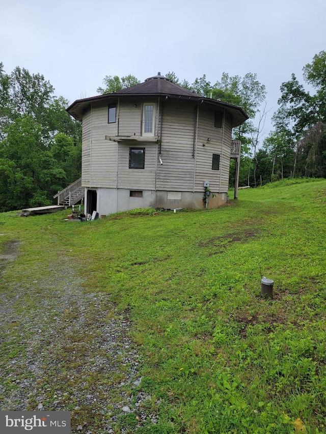 23 Shady Creek Ln, Mertztown, PA 19539 - rear view of house with a yard and stairs
