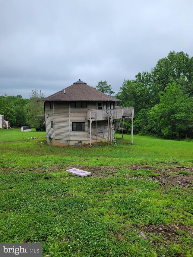 23 Shady Creek Ln, Mertztown, PA 19539 - rear view of house with a wooden deck and a yard