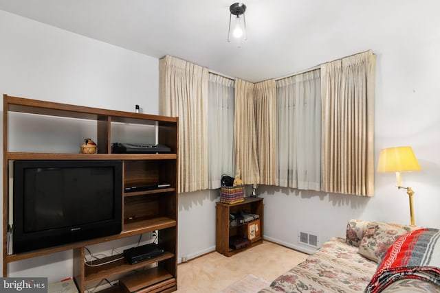 6602 8th Ave, Hyattsville, MD 20783 - carpeted living area featuring baseboards