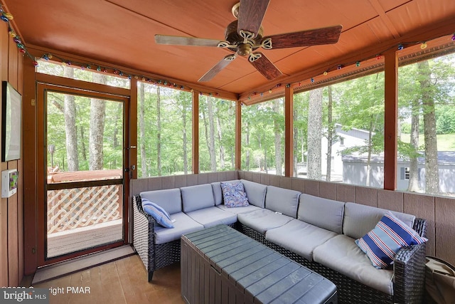 138 Banbury Dr, Bushkill, PA 18324 - sunroom featuring an outdoor living space and ceiling fan