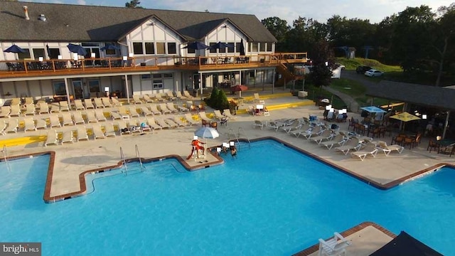 138 Banbury Dr, Bushkill, PA 18324 - community pool featuring a patio area