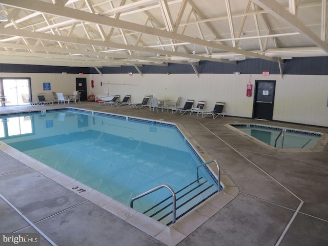 138 Banbury Dr, Bushkill, PA 18324 - view of indoor pool
