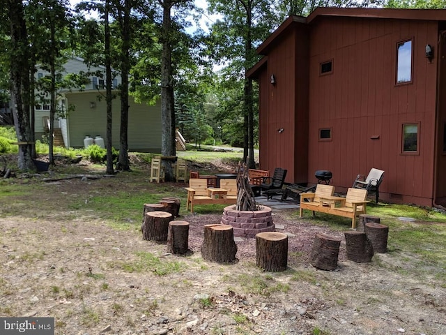 138 Banbury Dr, Bushkill, PA 18324 - view of yard with a fire pit