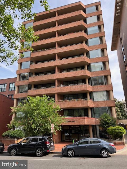 2141 P St NW Unit 1009, Washington, DC 20037 - view of apartment building / complex