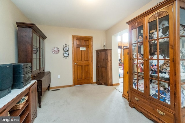 7600 Pohopoco Dr, Kunkletown, PA 18058 - foyer entrance with light carpet and baseboards