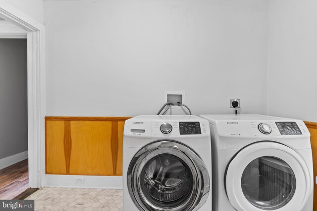 229 E Canal St, Hershey, PA 17033 - laundry room featuring washing machine and clothes dryer