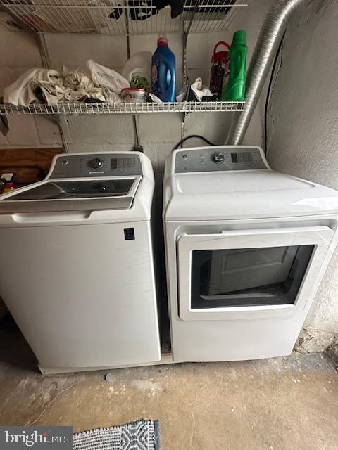 710 Wildell Rd Unit 108, Drexel Hill, PA 19026 - washroom with washer and clothes dryer