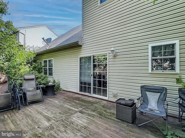 25 Domenick Dr, York, PA 17402 - view of wooden deck