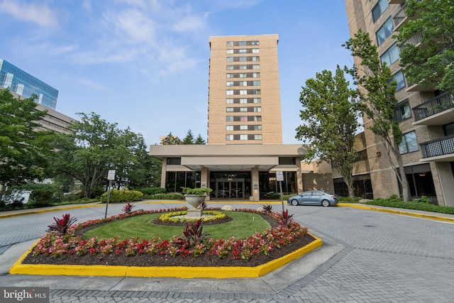 3709 S George Mason Dr Unit 604, Falls Church, VA 22041